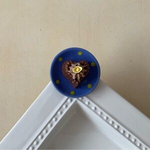 Chocolate Candy BonBon Mini Cake on Blue Dish Platter Decor - Heart ♥️